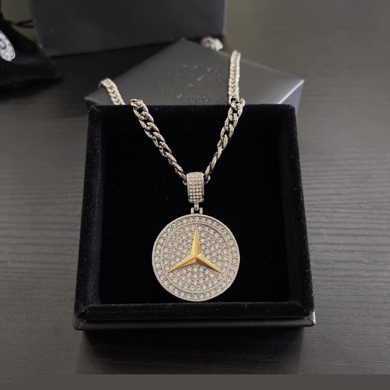 Ch**me He**ts necklaces